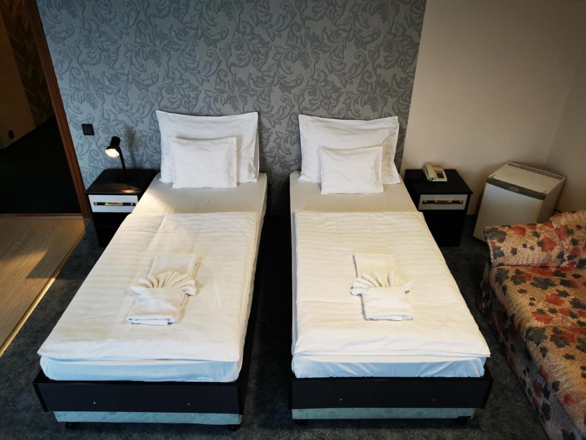 Patyi Etterem Es Hotel Bogote Ngoại thất bức ảnh