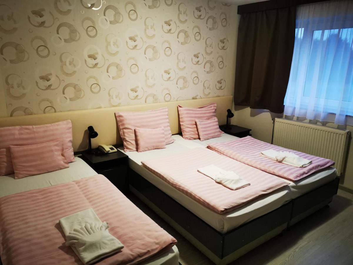 Patyi Etterem Es Hotel Bogote Ngoại thất bức ảnh
