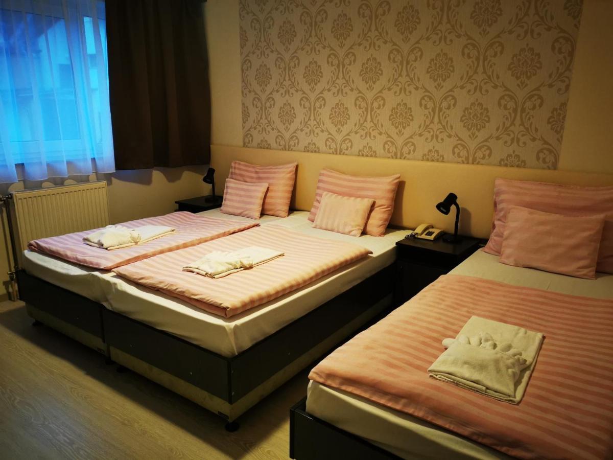 Patyi Etterem Es Hotel Bogote Ngoại thất bức ảnh