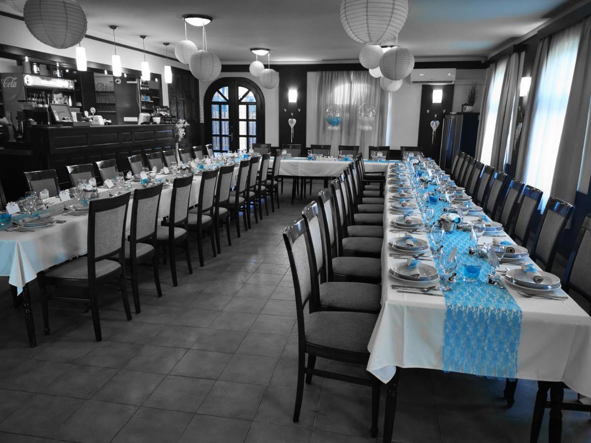 Patyi Etterem Es Hotel Bogote Ngoại thất bức ảnh