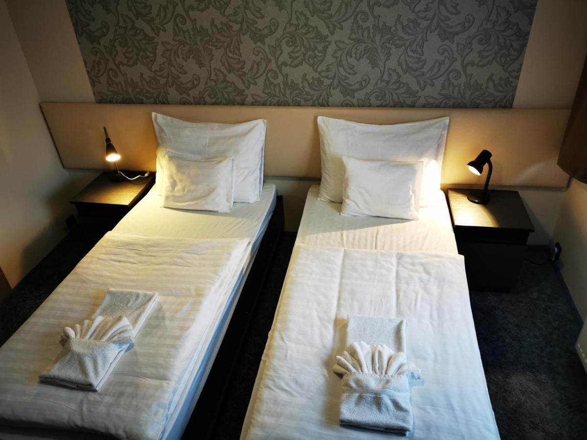 Patyi Etterem Es Hotel Bogote Ngoại thất bức ảnh