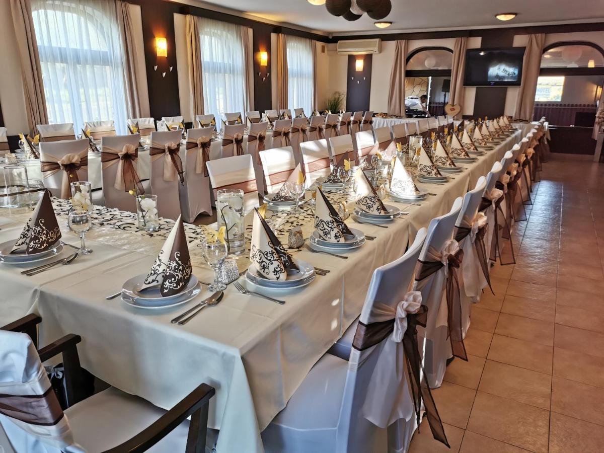 Patyi Etterem Es Hotel Bogote Ngoại thất bức ảnh