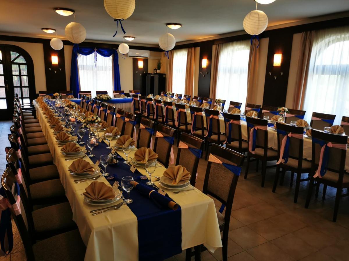 Patyi Etterem Es Hotel Bogote Ngoại thất bức ảnh