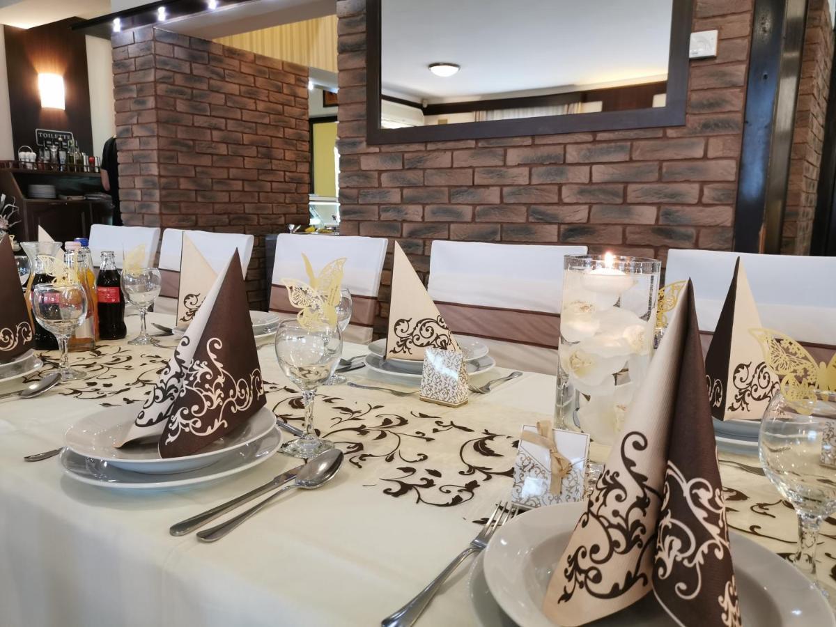 Patyi Etterem Es Hotel Bogote Ngoại thất bức ảnh