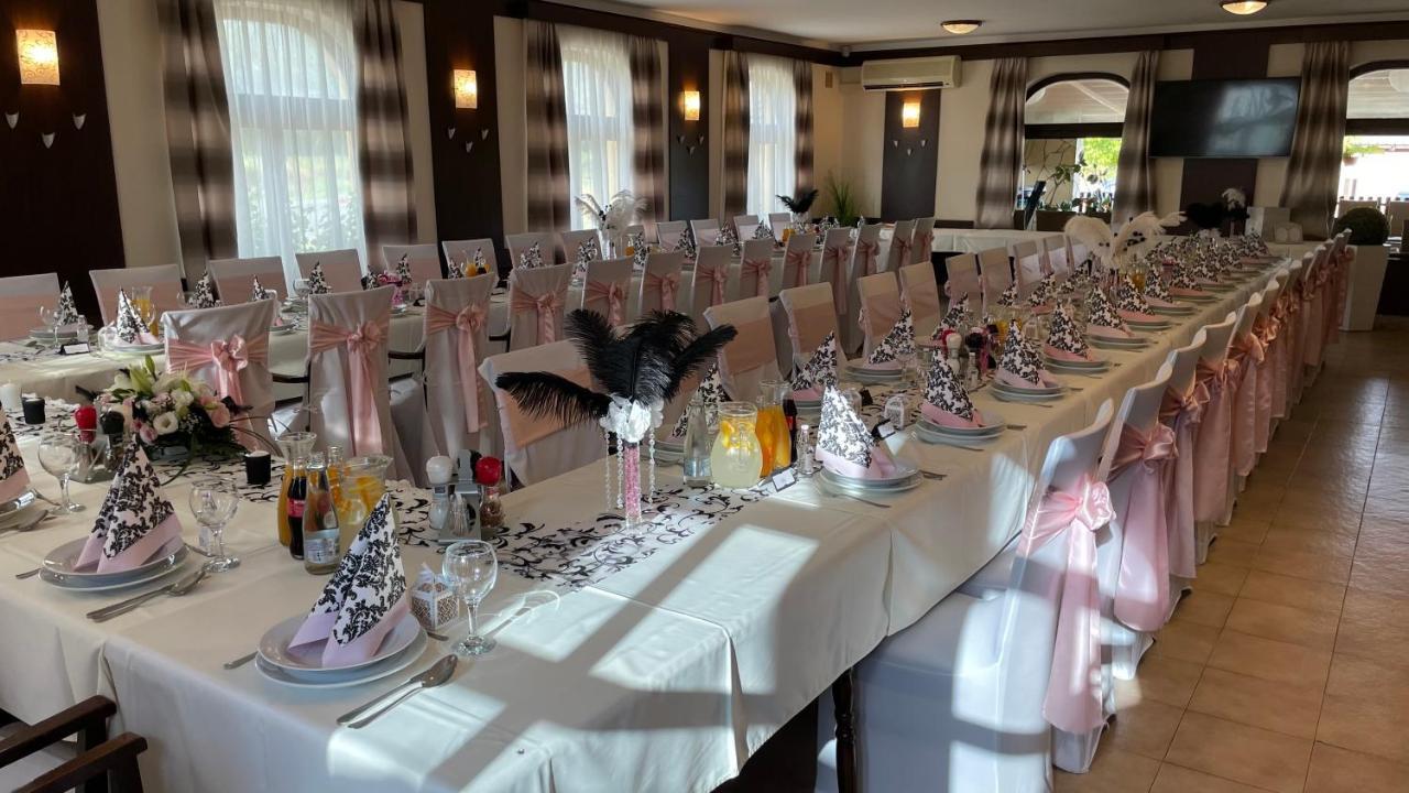 Patyi Etterem Es Hotel Bogote Ngoại thất bức ảnh