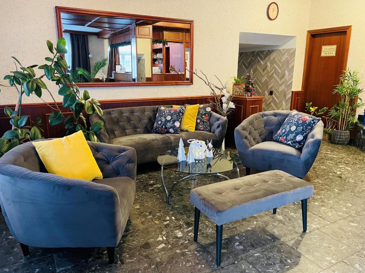 Patyi Etterem Es Hotel Bogote Ngoại thất bức ảnh