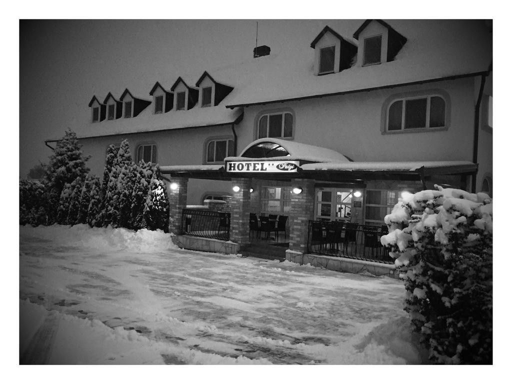 Patyi Etterem Es Hotel Bogote Ngoại thất bức ảnh