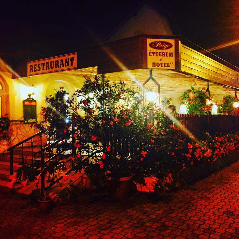 Patyi Etterem Es Hotel Bogote Ngoại thất bức ảnh
