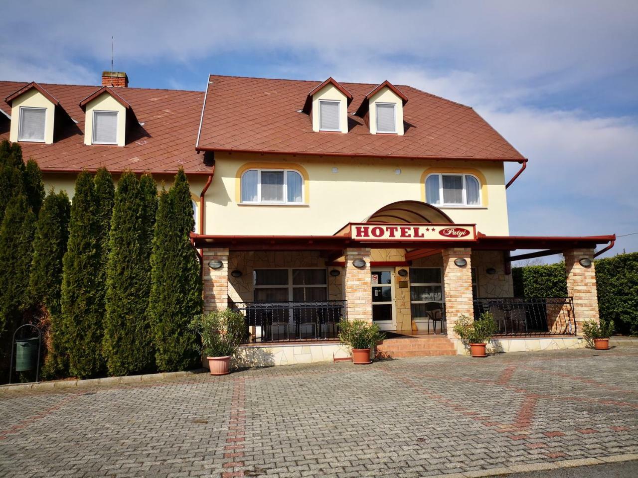 Patyi Etterem Es Hotel Bogote Ngoại thất bức ảnh